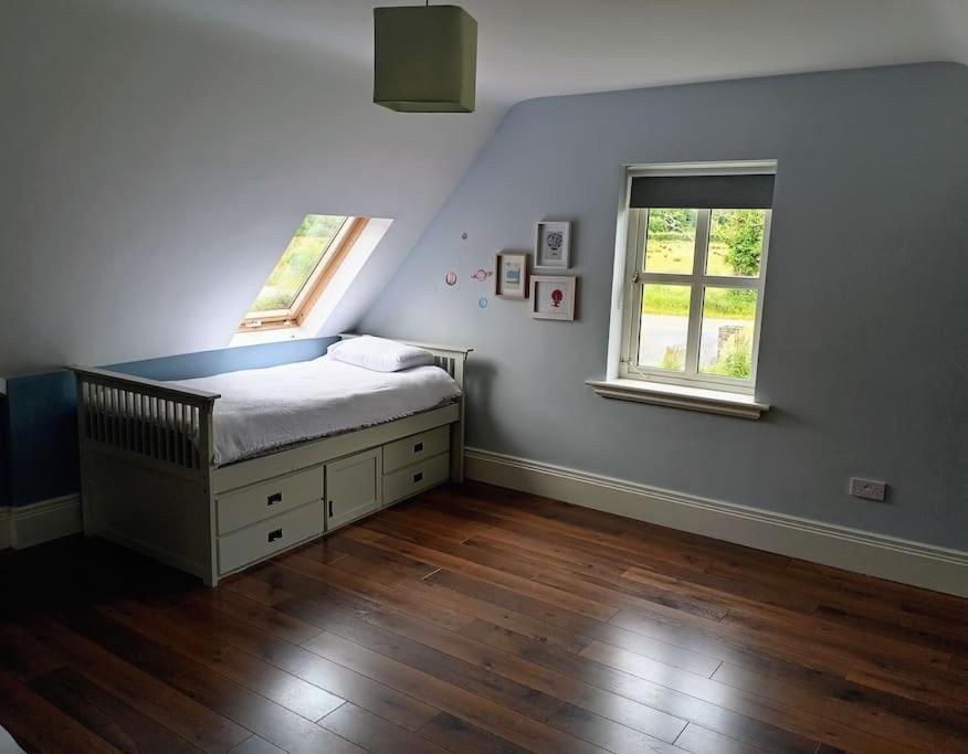 Conveniently Located House To Enjoy All Of Kerry Tralee Exterior foto