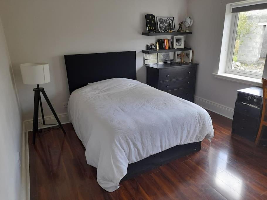 Conveniently Located House To Enjoy All Of Kerry Tralee Exterior foto